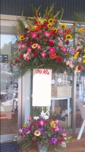 【2段式　生花スタンド】開店、開業、開院、周年祝い、お誕生日の御祝いに…